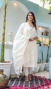 Chickenkari Kurti Pant Set With Embroidered Lace And Chanderi Dupatta
